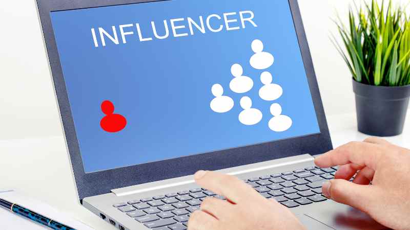 Cómo elegir el influencer adecuado