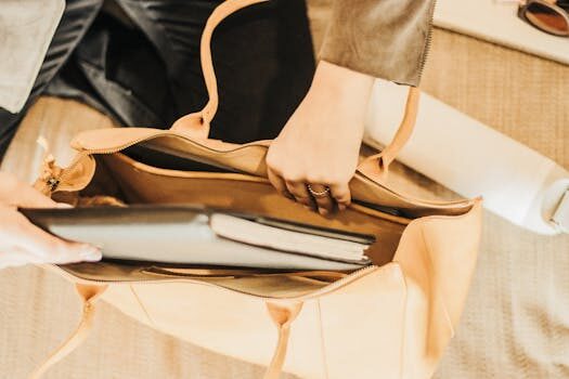 ¿Quién hace los manuales de procedimientos en una empresa?