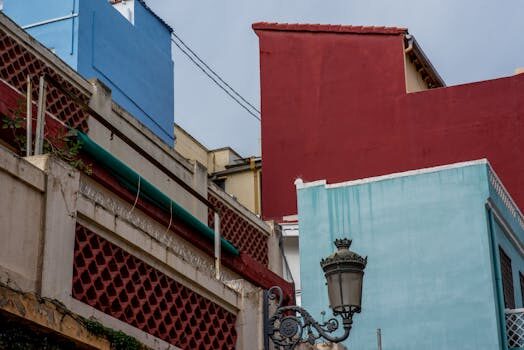 ¿Cómo se mantienen los precios bajos en las tiendas en línea?