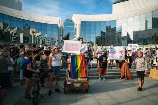 ¿Qué características tiene el clima organizacional?